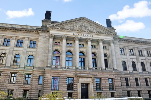 Titelbild zum News-Artikel: Bundesrat stimmt Vermittlungsergebnis beim Wachstumchancengesetz zu - E-Rechnungsverpflichtung ab 1. Januar 2025 auch für die Organisationen des Handwerks