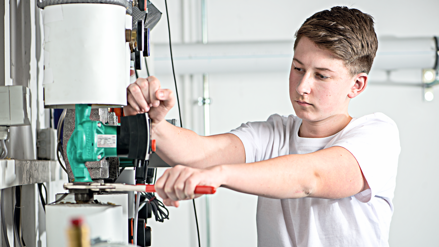 Titelbild zum News-Artikel Deutsche Meisterschaften der Anlagenmechaniker für Sanitär-, Heizungs- und Klimatechnik finden 2027 erstmals in Mecklenburg-Vorpommern statt